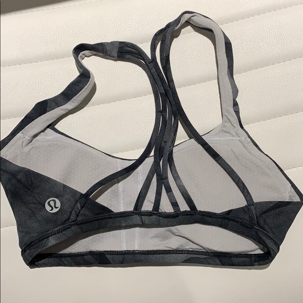 Lululemon sports bra